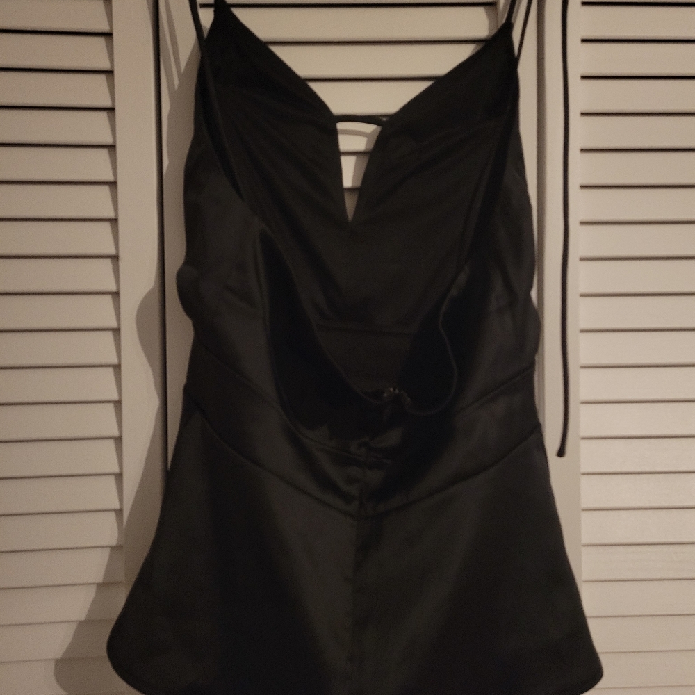 Express Halter blouse - Picture 2 of 3